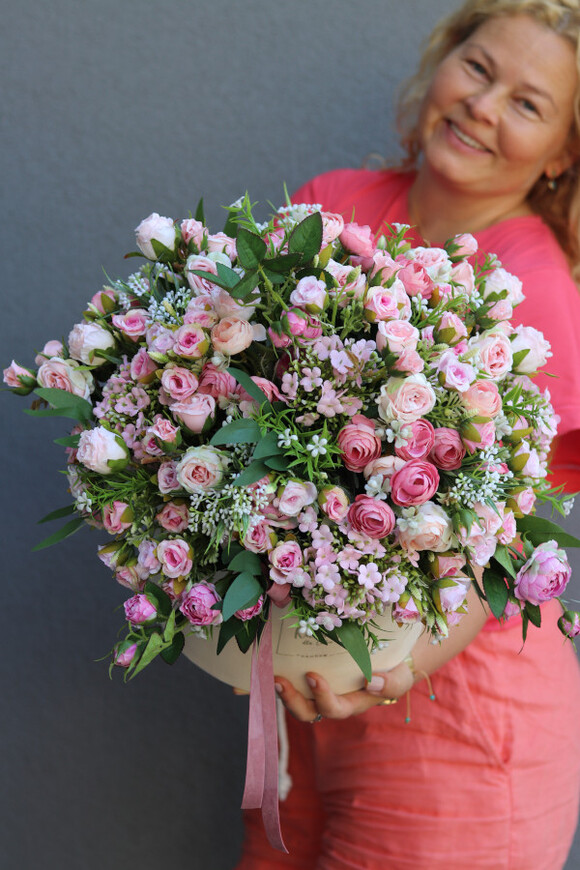 bogaty flowerbox z różami, Rosario Velvet