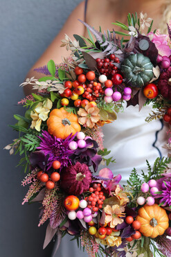 Astry i Dynie, jesienny wianek z owocami, rozp.45cm 