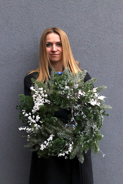 OD RĘKI Winter Home, zimowy wianek z modrzewiem, śr.50cm 