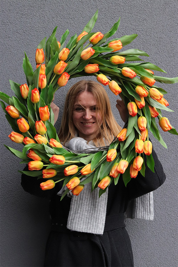 Witaj Wiosno Deluxe Orange, wiosenny wianek z tulipanów