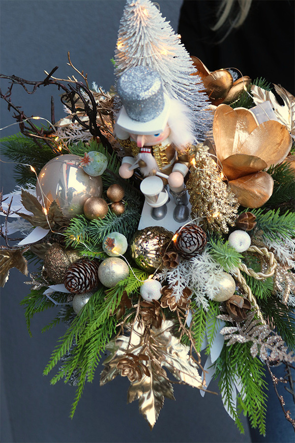 Goldira Silveramo, stroik świąteczny z dziadkiem do orzechów