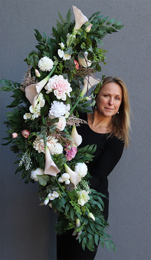 Julena Champagne, girlanda nagrobna / pogrzebowa z kallami, dł.125cm