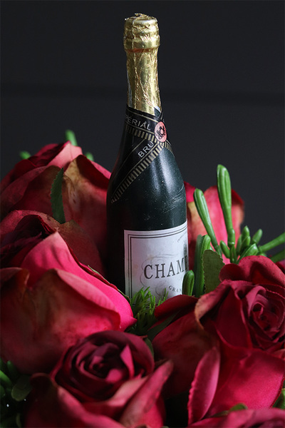 Champagne Love, flowerbox na walentynki z szampanem