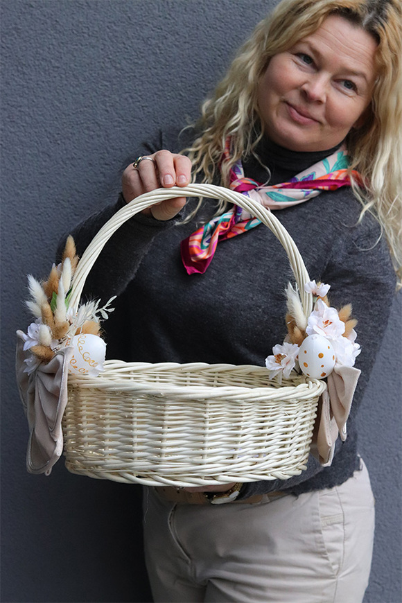 Kokarda Creama, dwustronnie dekorowany koszyczek wielkanocny