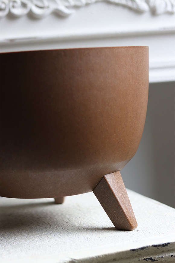 Roma Eco, osłonka doniczka na nóżkach, brązowa