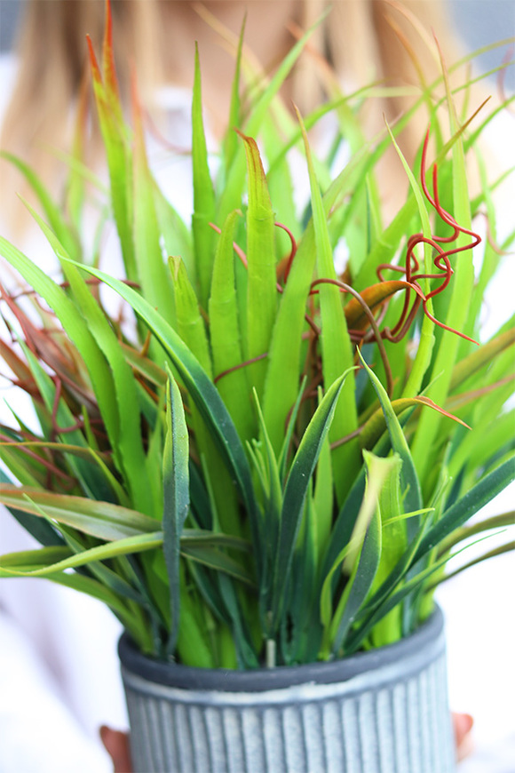 Zielona Trawa, kompozycja ze sztucznych traw