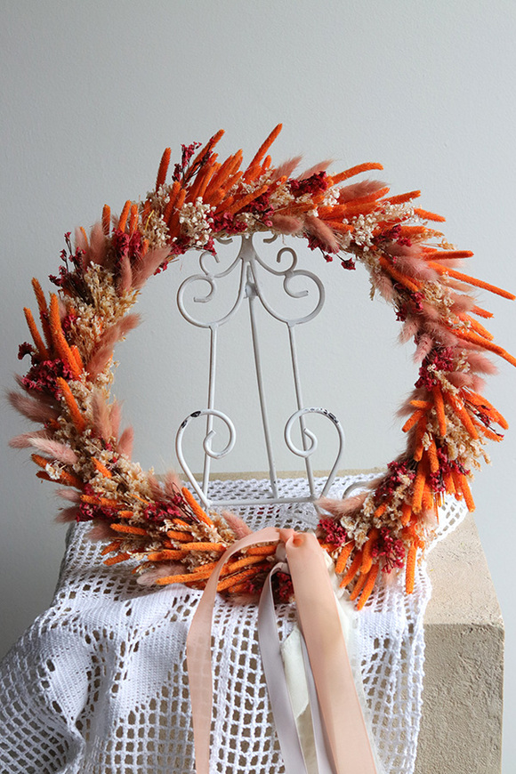 Pomarańczowa Wielkanoc, dekoracyjny wianek z suszem