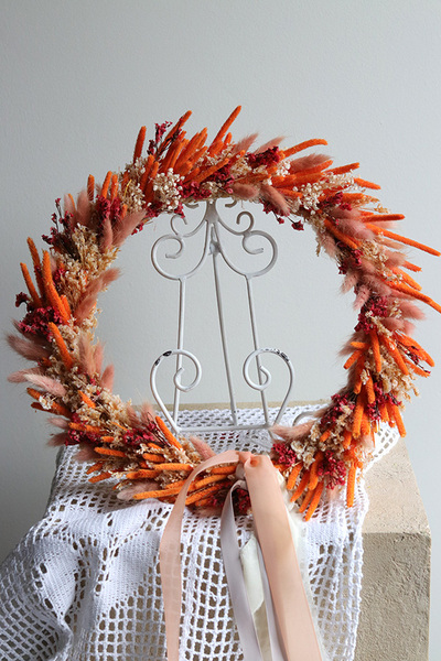 Pomarańczowa Wielkanoc, dekoracyjny wianek z suszem