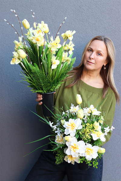 Medita Żonkile, wiosenny bukiet nagrobny we wkładzie