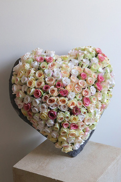 OD RĘKI Sercowa Volcan, dekoracja nagrobna serce, wym.23x40x40cm