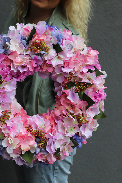 Romantyczne Hortensje 2, gęsty różowy wianek na drzwi