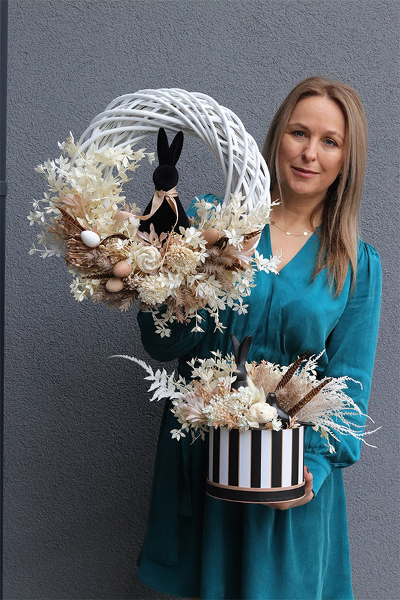 Beige Boho, wielkanocny wianek z zającem
