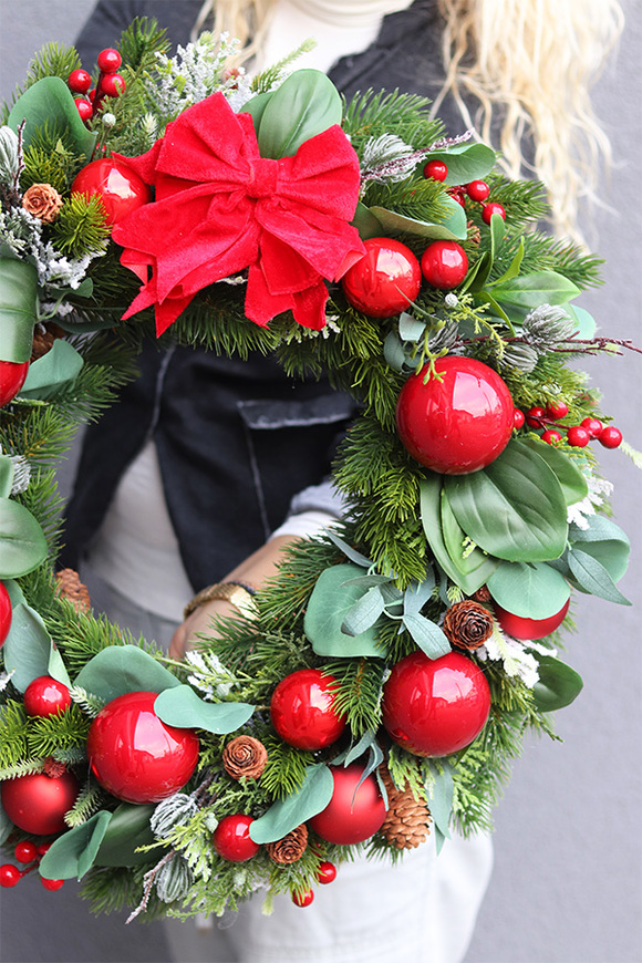 Christmas Exclusive, świąteczny wianek na drzwi na żywej igle