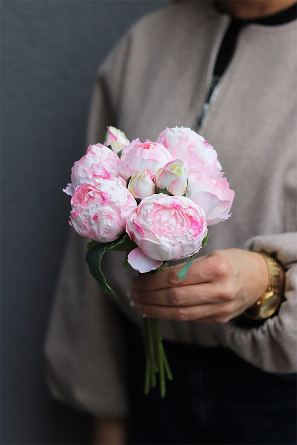 Peonies, bukiet różowych peoni