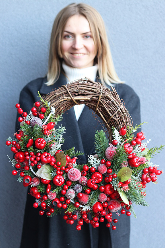 Czerwień na Święta, elegancki bożonarodzeniowy wianek, śr.40cm