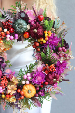 Astry i Dynie, jesienny wianek z owocami, rozp.45cm 