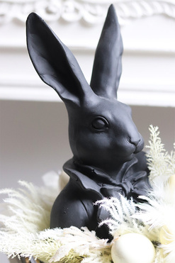 Black Easter Modern, stroik wielkanocny na tacy, wym.34x46cm  