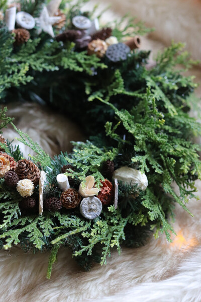 Zima w Cyprysach, świąteczny wianek z reniferem