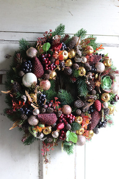 Bordo Pine, wianek świąteczny z sukulentem, śr.30cm