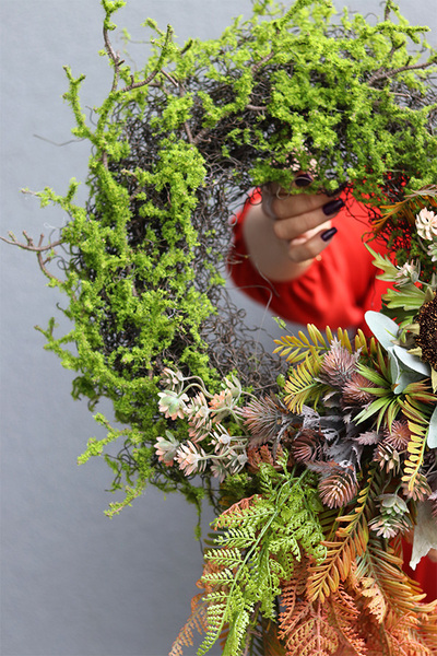 Listopadowa Prostota, jesienny wianek z omszałych gałązek