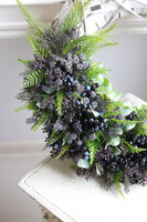 Na Jagody 2, asymetryczny wianek z owocami