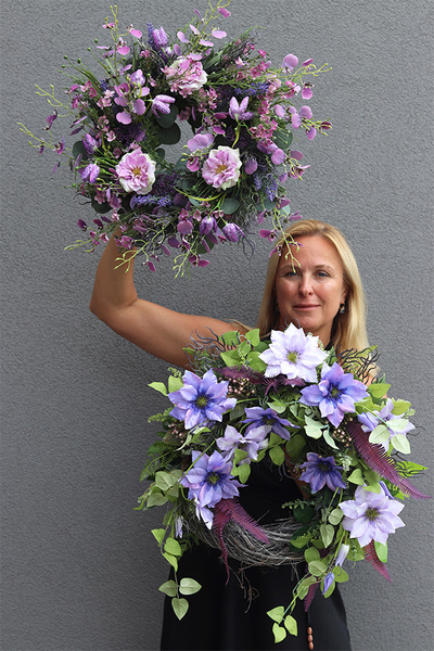 Fiolette Clematis, asymetryczny wianek dekoracyjny