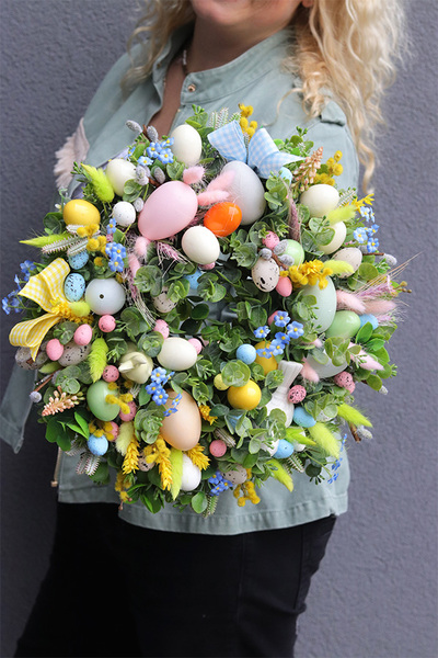 Easter Pastelise, wielkanocny wianek z jajkami