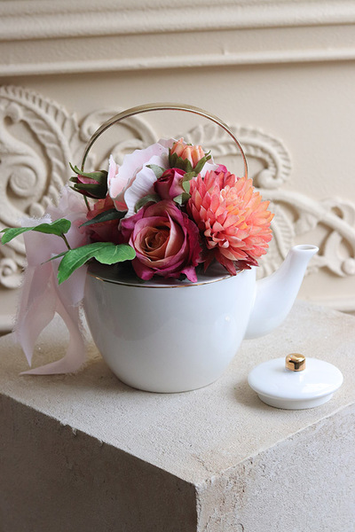 Flower Tea, bukiet kwiatowy z imbrykiem, zestaw prezentowy