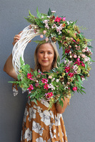 Delicja Wiosenna, asymetryczny wianek na drzwi