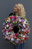 bogaty kwiatowy wianek, Bella Perrasa, śr.50cm