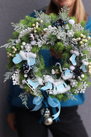 Blue Christmas, zimowy wianek dekoracyjny