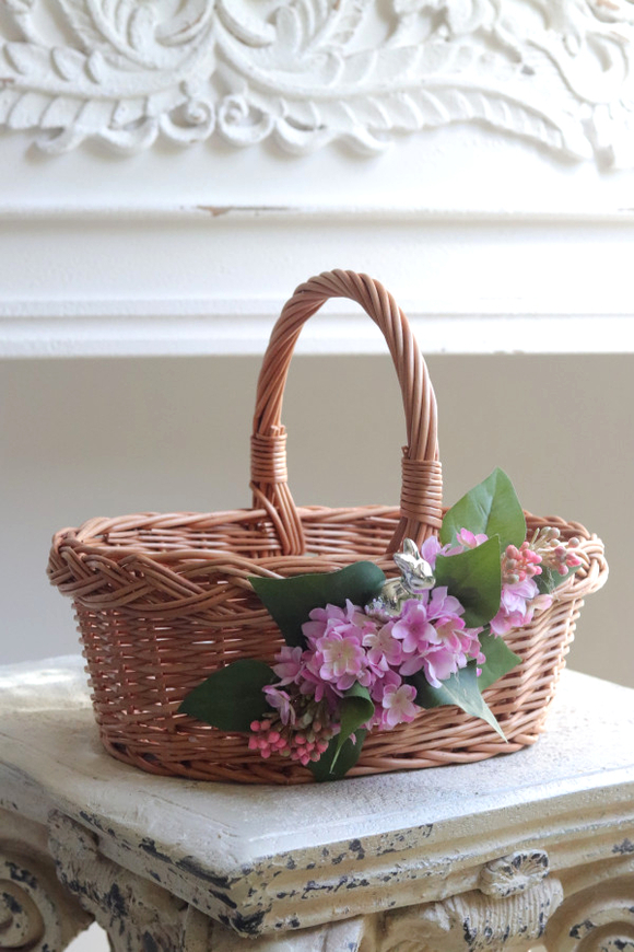 Lilak Bunny, dekorowany koszyczek wielkanocny