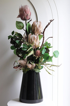 Tredera, bukiet nagrobny we wkładzie do wazonu, dł.65cm