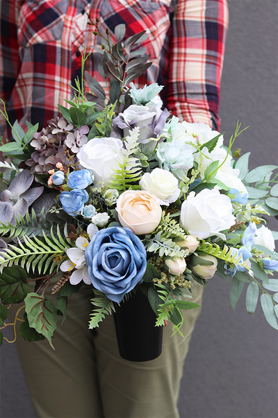 Nadia Blue, bukiet nagrobny w pastelowych kolorach	