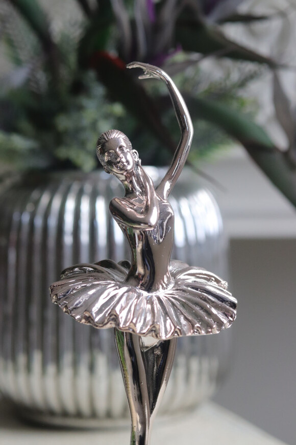 Prima Ballerina, baletnica figurka kobiety