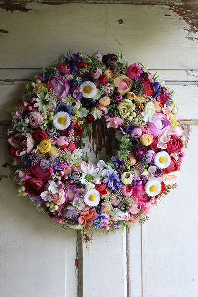 bogaty kwiatowy wianek, Perrasa 5, wym.48cm 