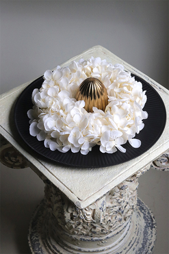 Hydrangea Modern, wielkanocny stroik na czarnej tacy, wym.11x30cm