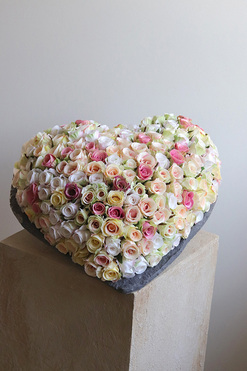 OD RĘKI Sercowa Volcan, dekoracja nagrobna serce, wym.23x40x40cm