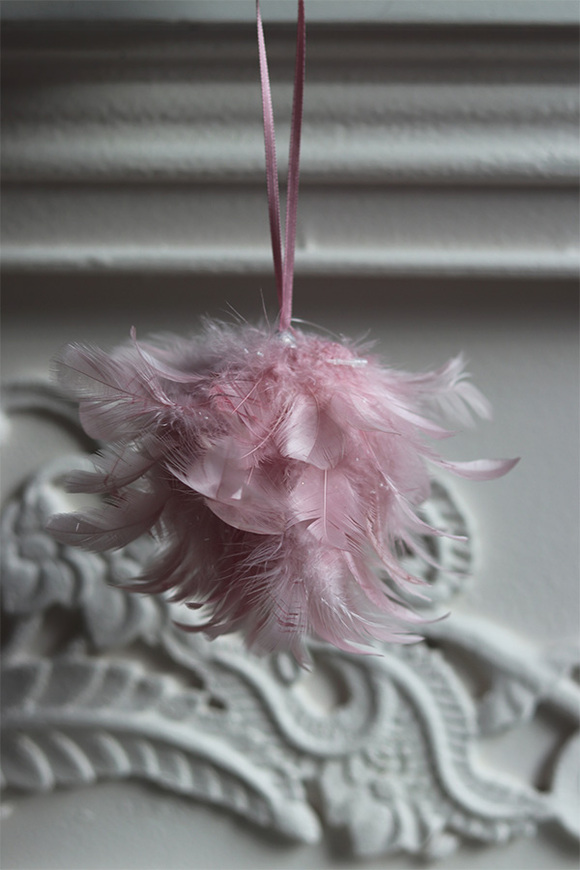 Pudrova Panna, metalowa zawieszka świąteczna