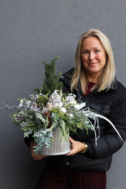 Srebrna Sowa, realistyczna choinka świąteczna z przybraniem LED, wys.47cm