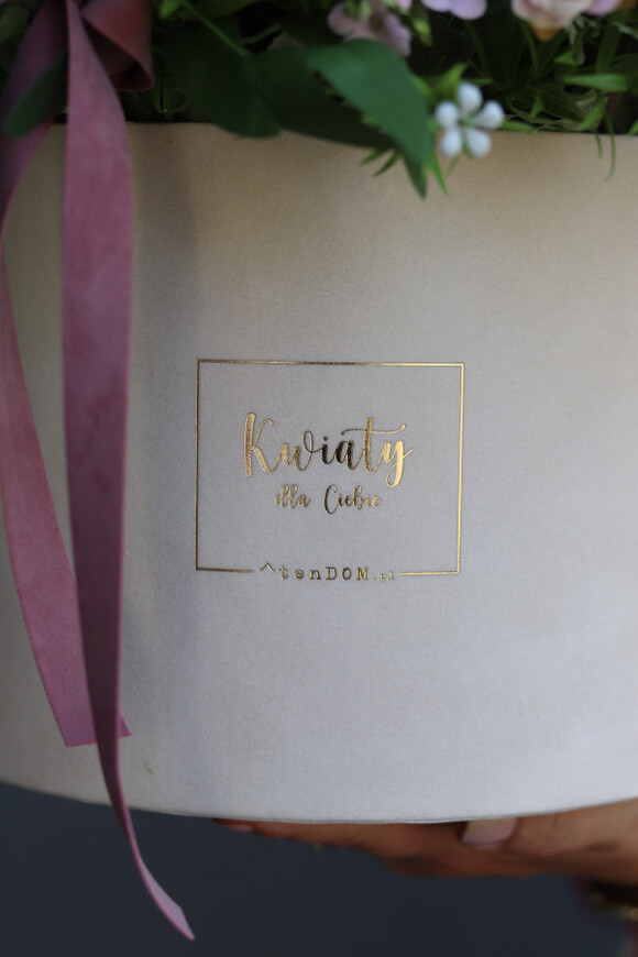 bogaty flowerbox z różami, Rosario Velvet