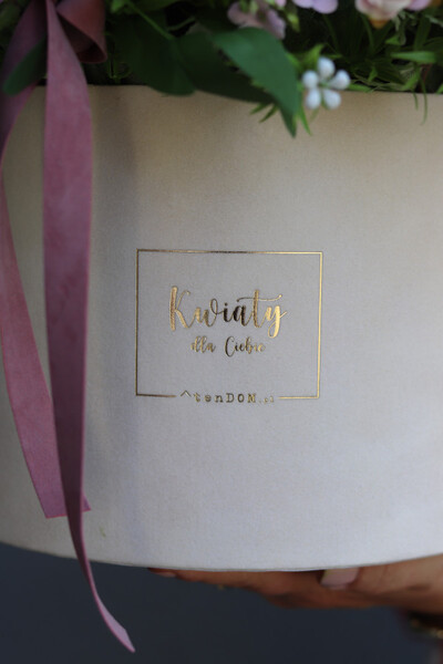 bogaty flowerbox z różami, Rosario Velvet