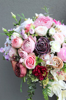 Neonia Pink, kompozycja nagrobna w ceramicznej misie, dł.68cm