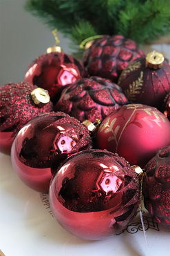 OD RĘKI Red Forest 2, szklane bombki w pudełku, 12 sztuk 