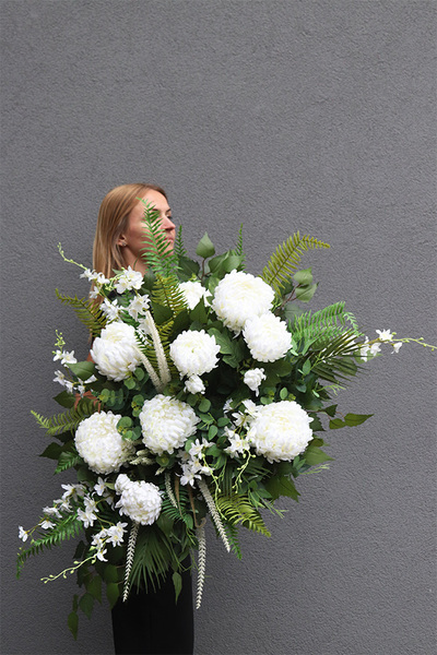 Biała Electra Thai, komplet dekoracji nagrobnych