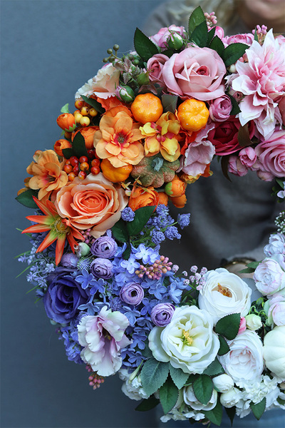 OD RĘKI Rainbow Fall, tęczowy wianek jesienny z dyniami