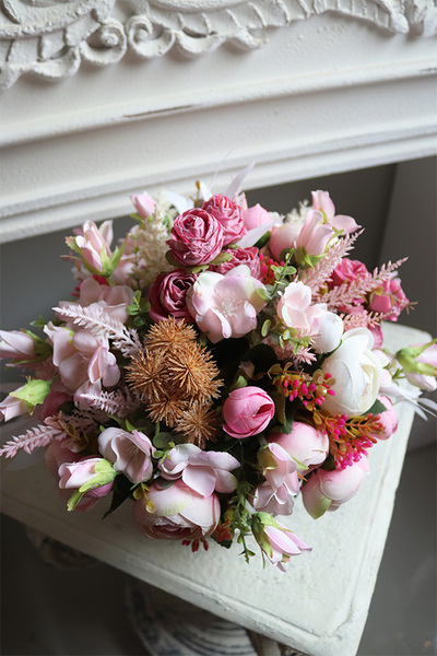 Beltresa, pastelowa kompozycja w srebrnym naczyniu, wym26x27cm