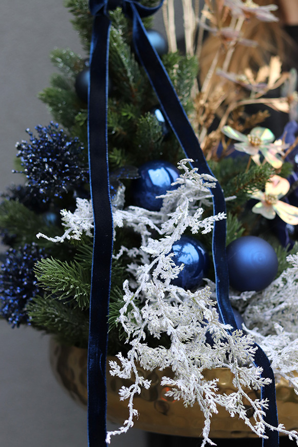 Granatowy Jeleń, świąteczny stroik zimowy