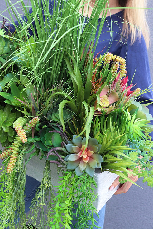 Dalila 2, kompozycja trawy & sukulenty do twojej donicy, wym.68x85x48cm