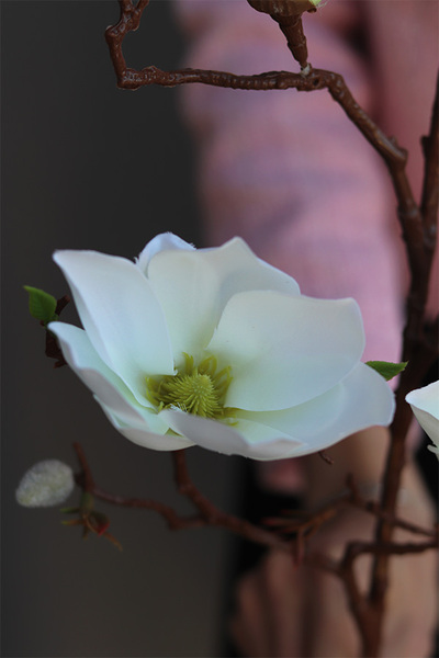 Magnolia Spring, sztuczny kwiat na gałązce